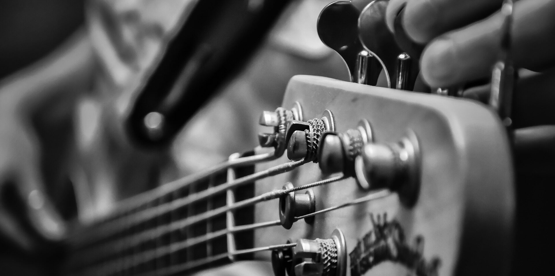 Easiest Way to Tune a Guitar