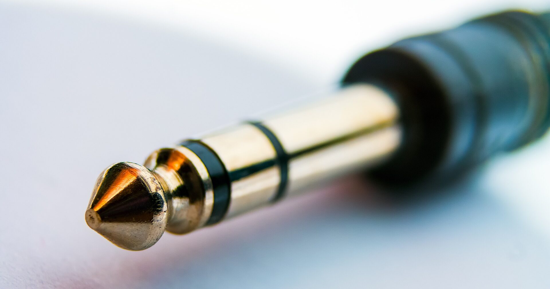 How to Choose the Right Guitar Cable